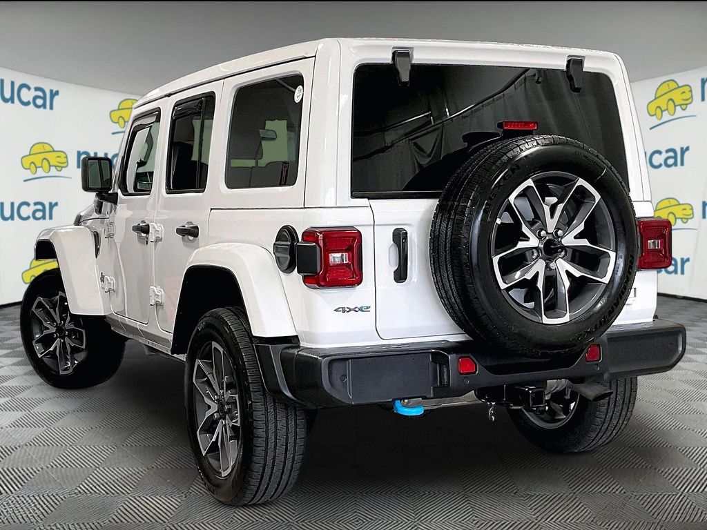 2024 Jeep Wrangler — photo 4