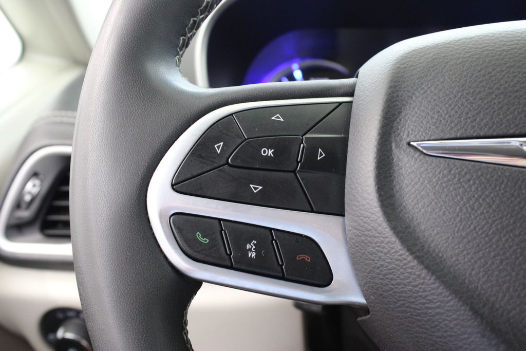 used 2023 Chrysler Pacifica Hybrid car, priced at $24,999