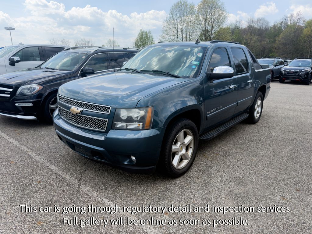 Blue Granite Metallic 2008 Chevrolet Avalanche Pickup Truck Four-Wheel Drive 4-Speed Automatic Overdrive