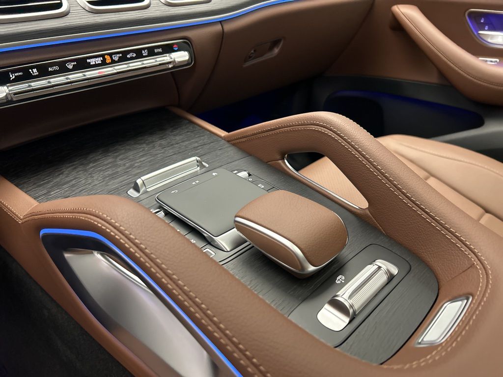 Thumbnail: 2026 Mercedes-Benz GLS - 21