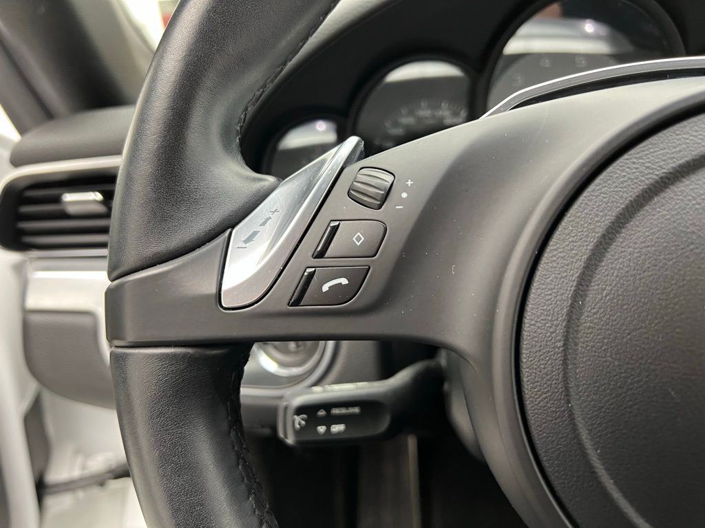 Thumbnail: 2013 Porsche 911 - 8