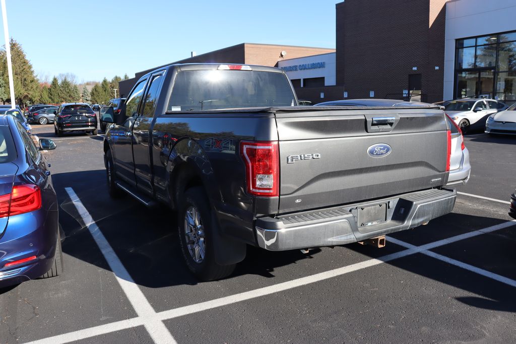 2015 Ford F-150 XLT 2