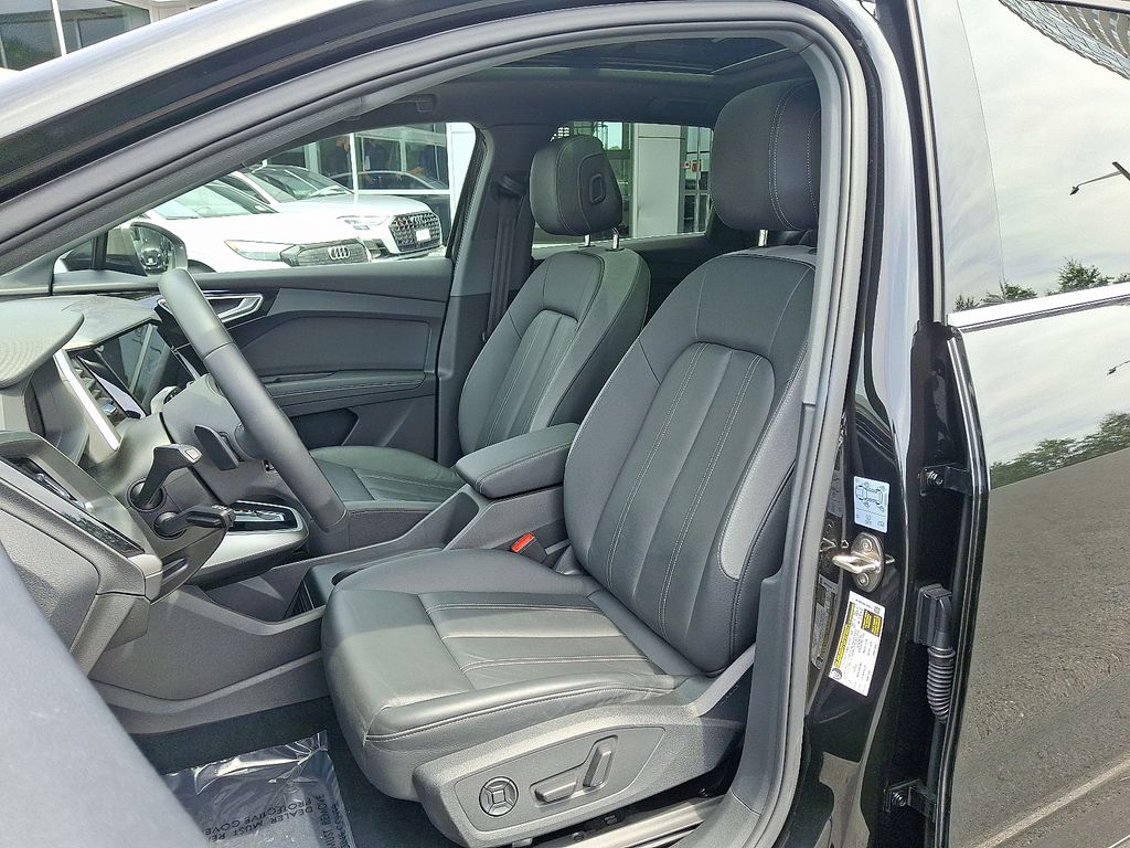 Thumbnail: 2023 Audi Q4 e-tron - 13