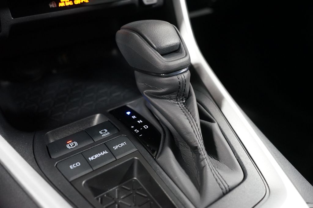 Thumbnail: 2025 Toyota RAV4 - 21