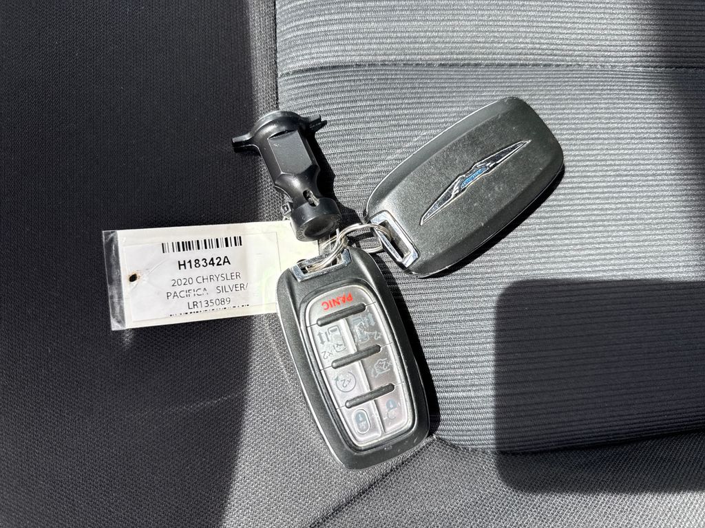 used 2020 Chrysler Pacifica car, priced at $15,990