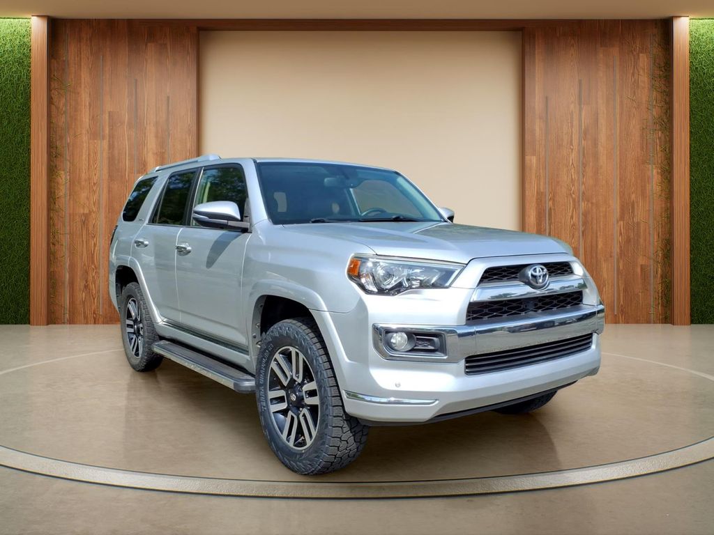 Classic Silver Metallic 2018 Toyota 4Runner SUV / Crossover 4X2 5-Speed Automatic Overdrive