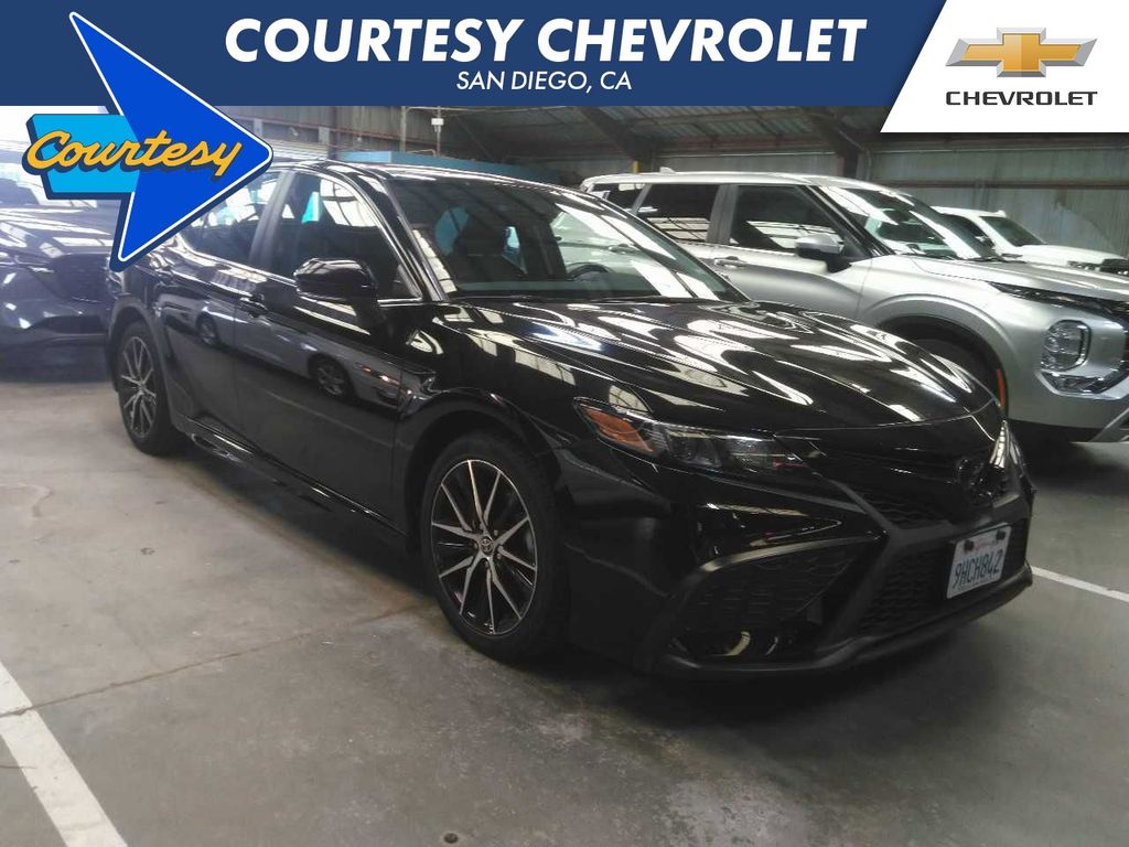 2023 Toyota Camry SE FWD