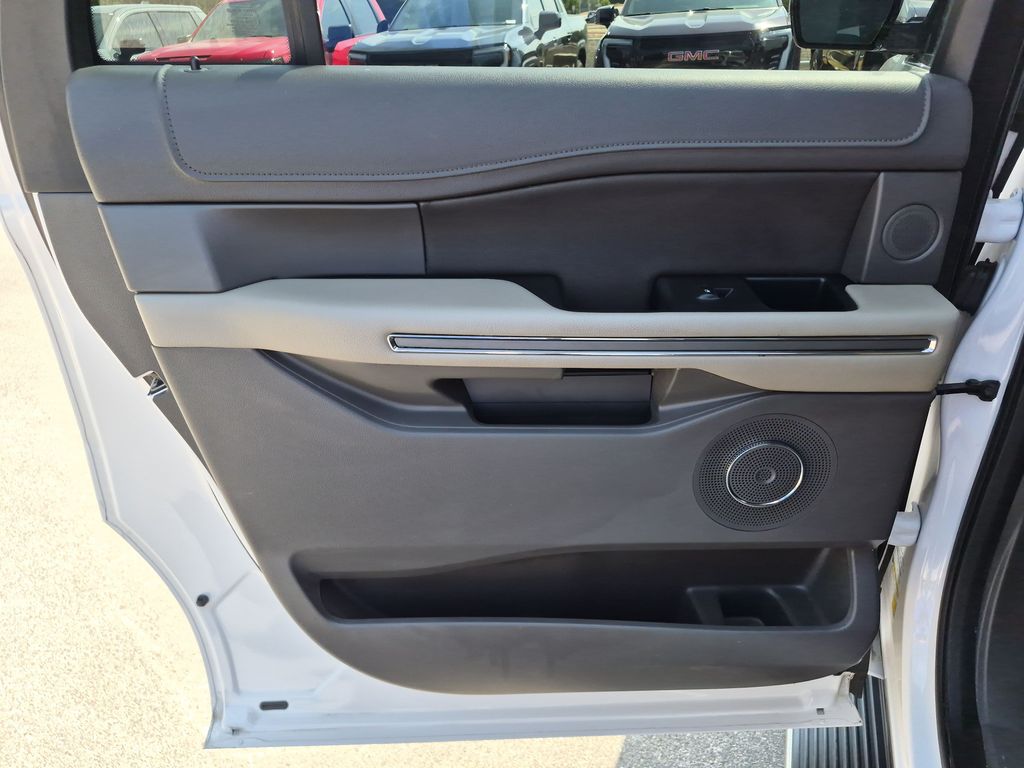 Used 2018 White Ford XLT image 35