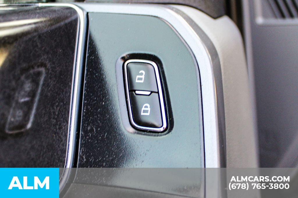 Used 2025 White Ford XLT image 34