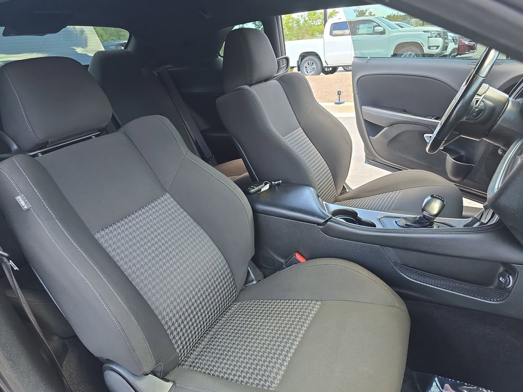 2022 Pitch Black Clearcoat Dodge Challenger R/T RWD Coupe