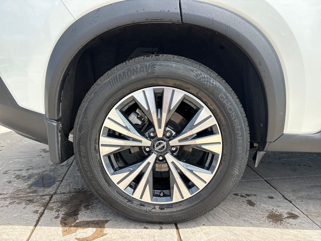 Used 2023 White Nissan SV image 12