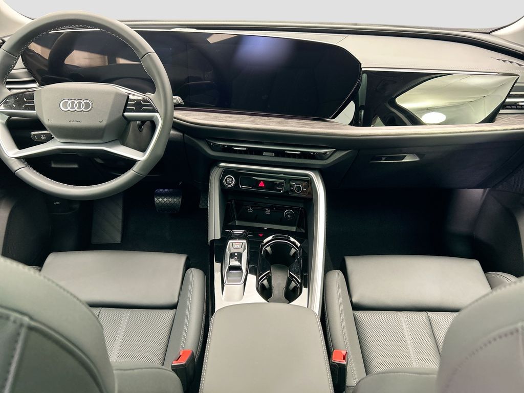 Thumbnail: 2025 Audi Q5 - 13