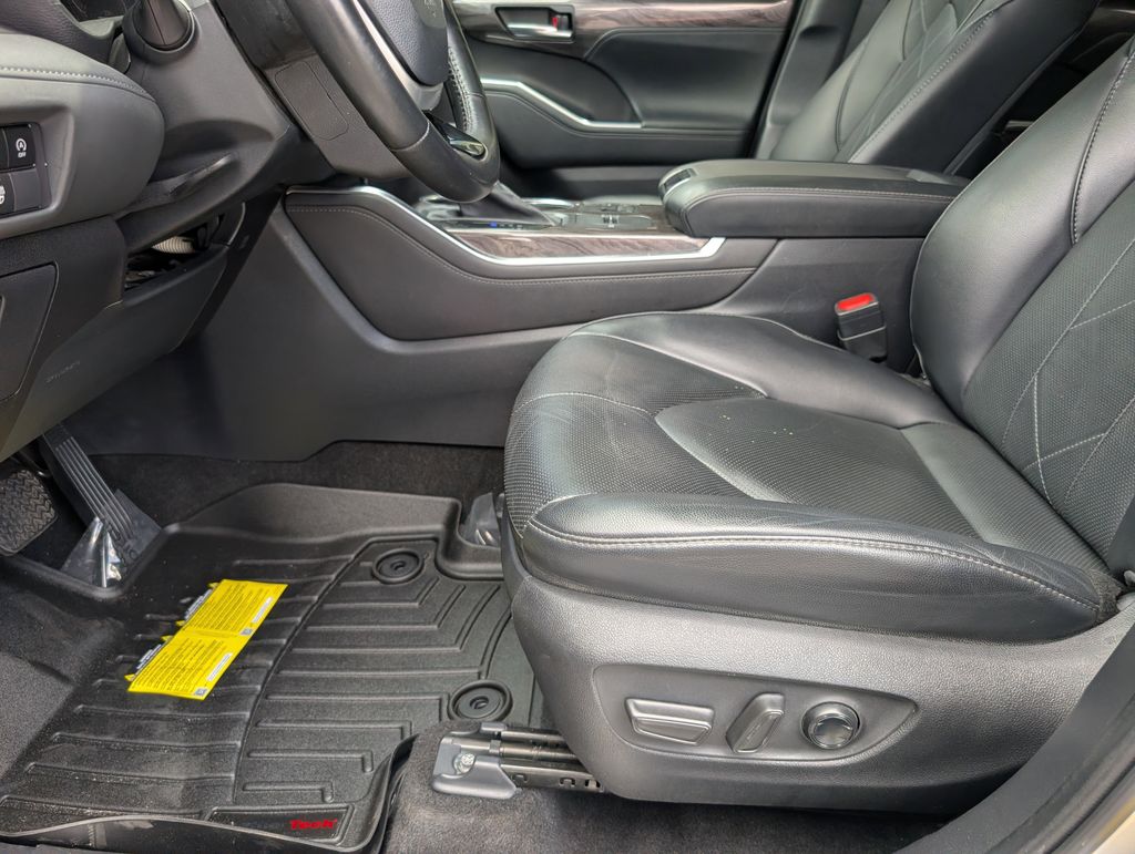 Used 2023 Toyota Highlander SUV