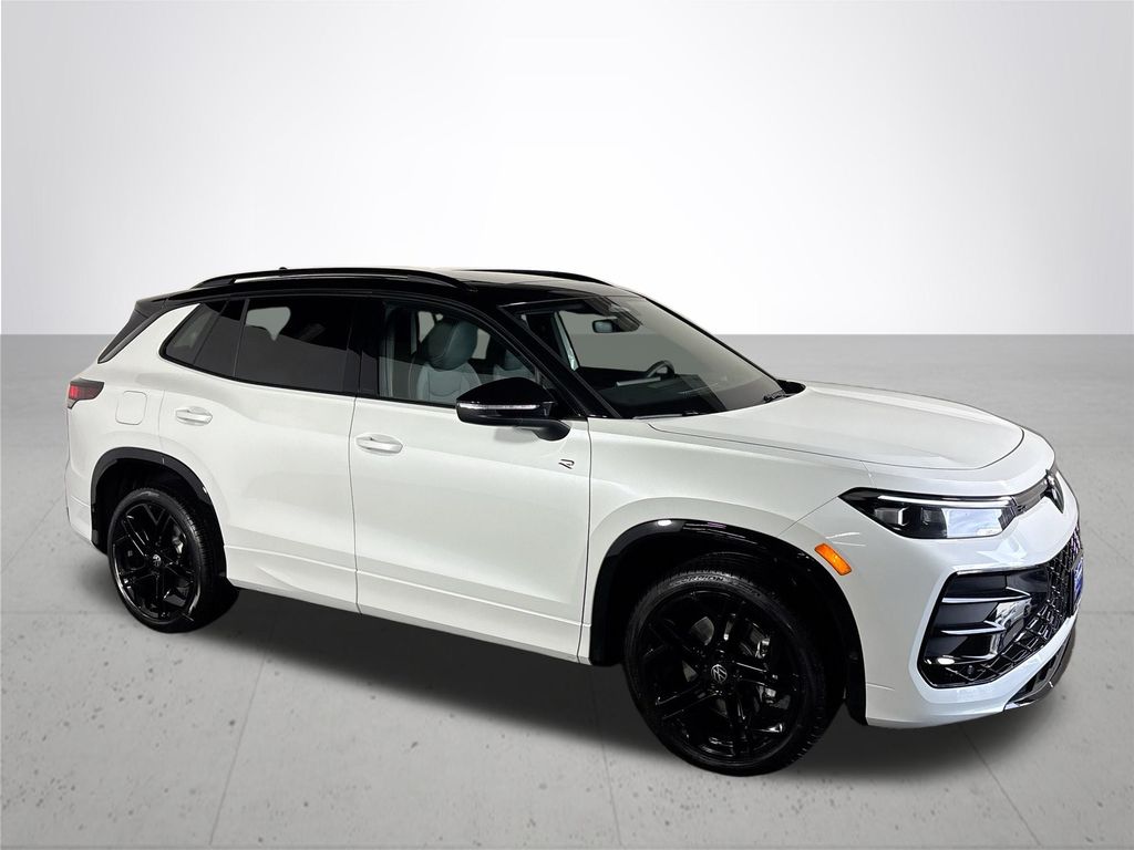 2025 Volkswagen Tiguan SE R-Line Black photo 3