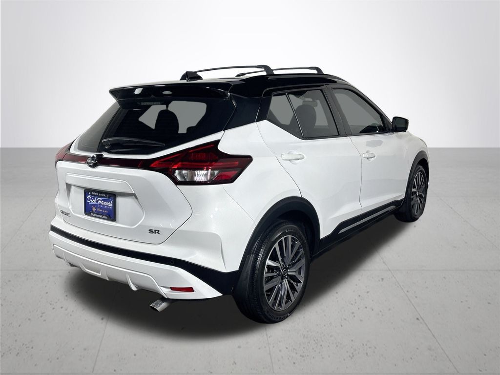 2021 Nissan Kicks SR