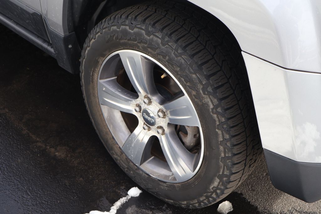 Thumbnail: 2017 Jeep Patriot - 7