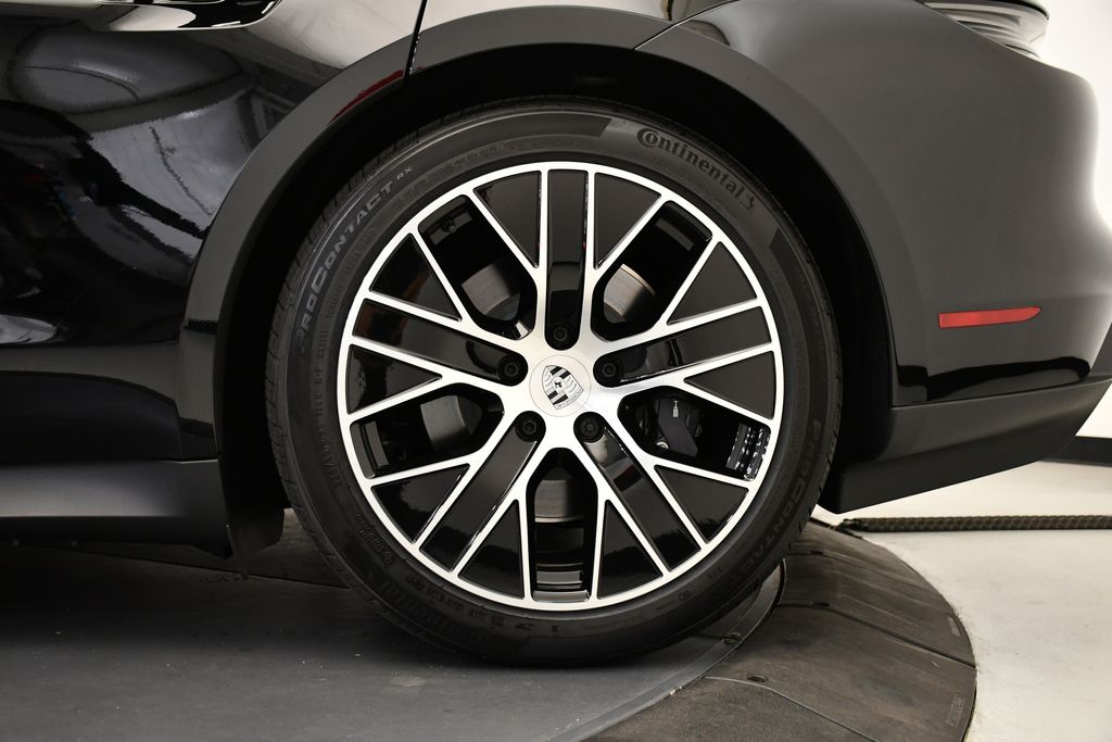 Thumbnail: 2025 Porsche Taycan - 18