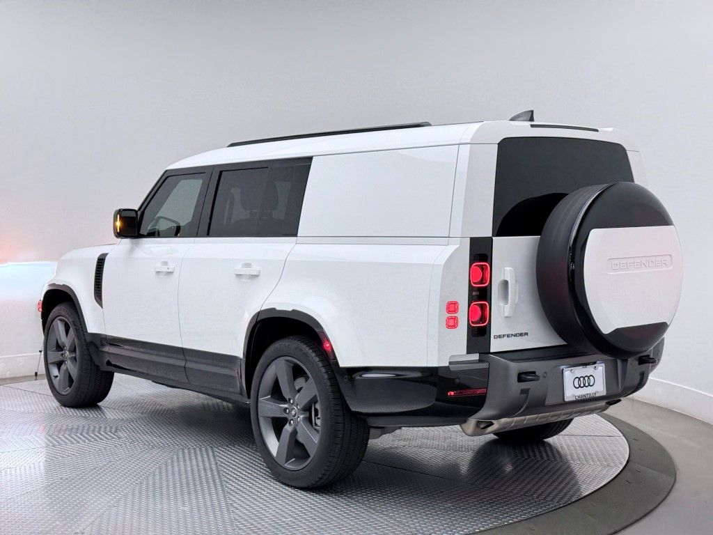 Thumbnail: 2024 Land Rover Defender - 10