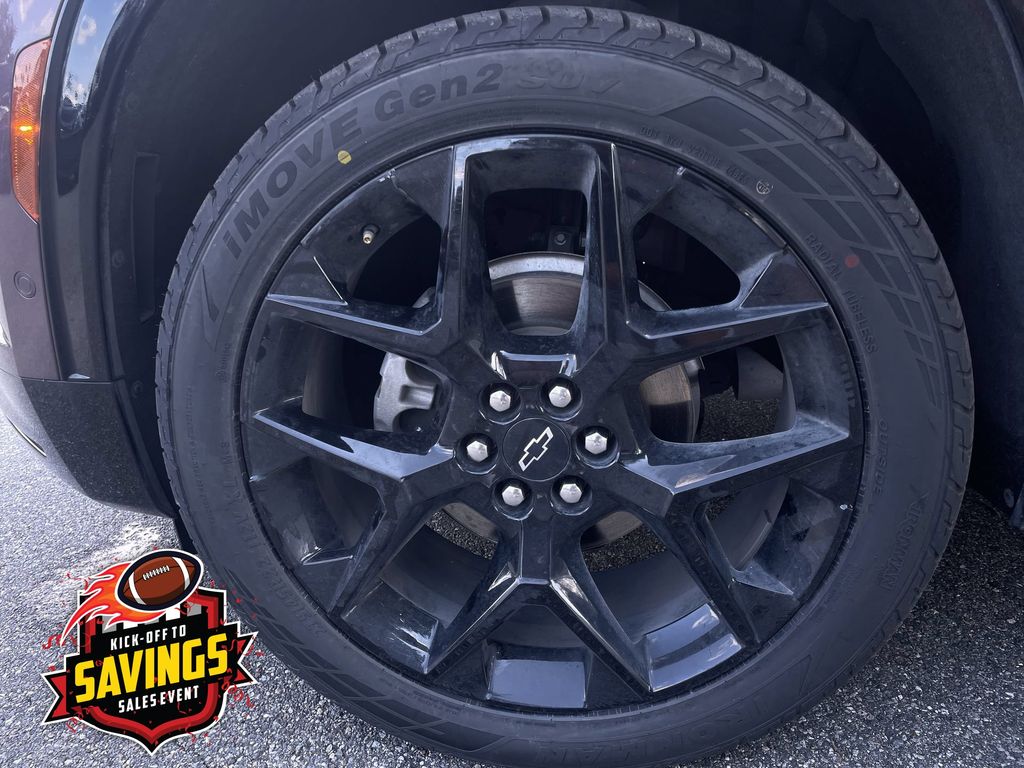 Used 2025 Chevrolet Traverse SUV