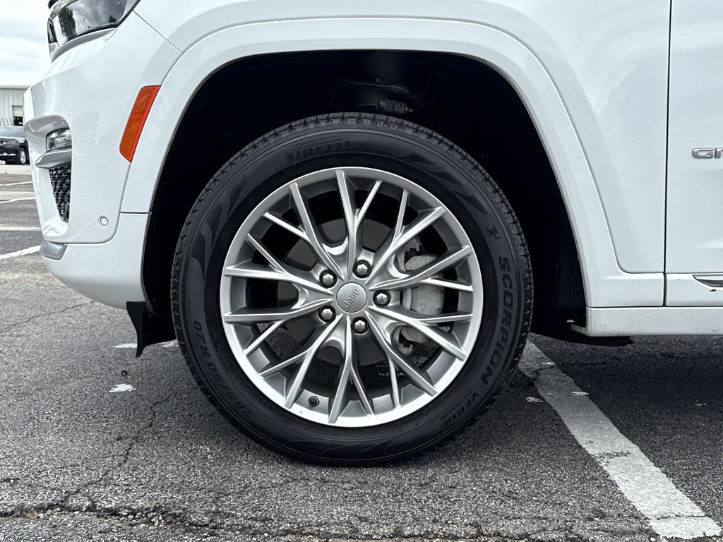 2022 Jeep Grand Cherokee Summit White at Community Toyota