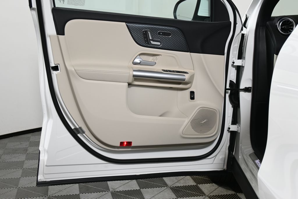 2025 Mercedes-Benz GLA 250 4MATIC 27