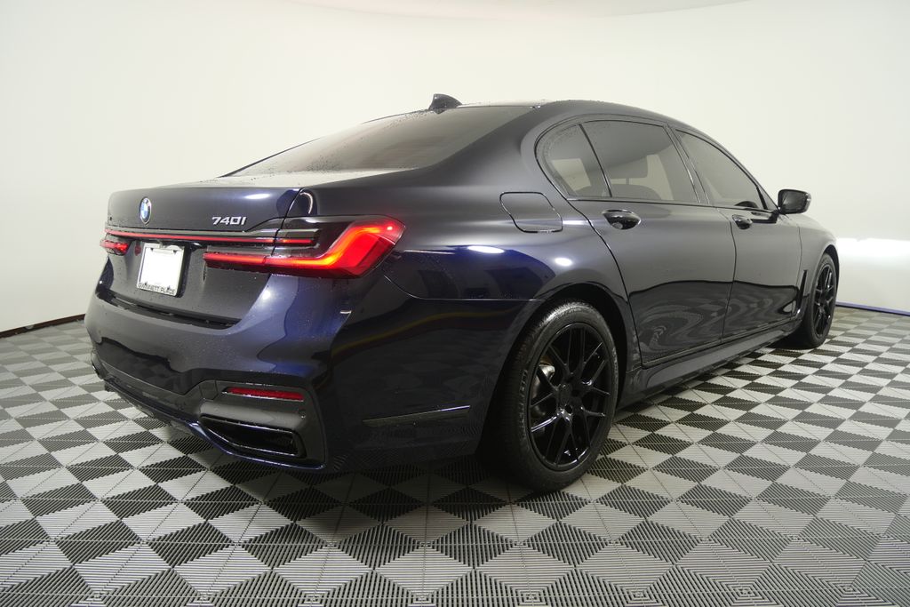 Thumbnail: 2022 BMW 7 Series - 3