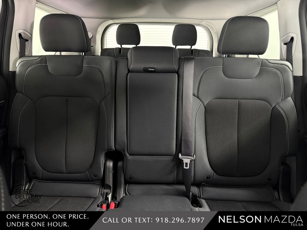 Used 2023 Red Jeep Laredo image 31