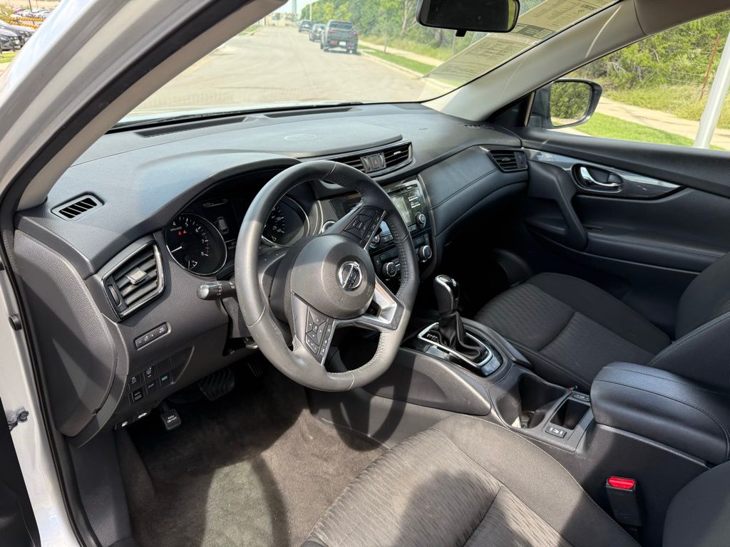 Thumbnail: 2017 Nissan Rogue - 15