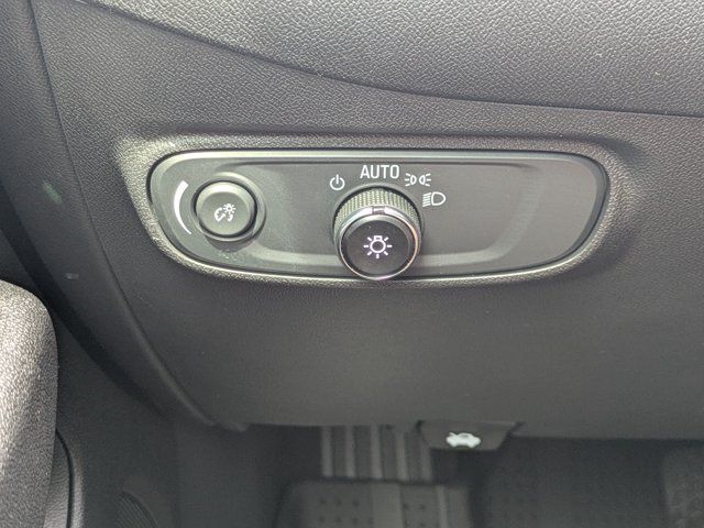 Used 2024 Summit White Chevrolet LT image 21
