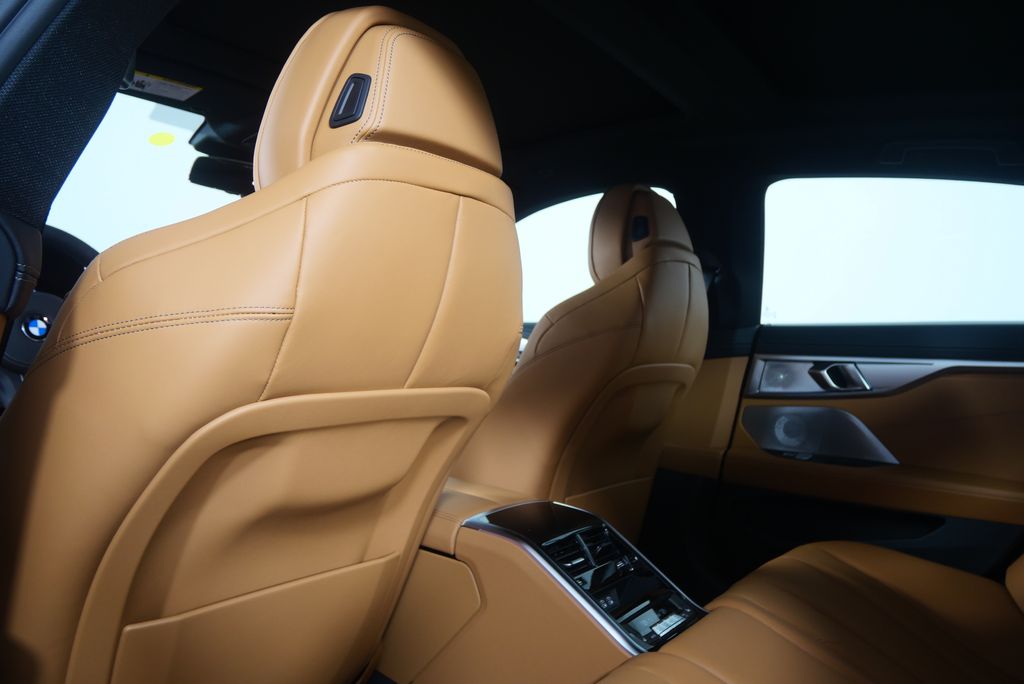 Thumbnail: 2026 BMW 8 Series - 16