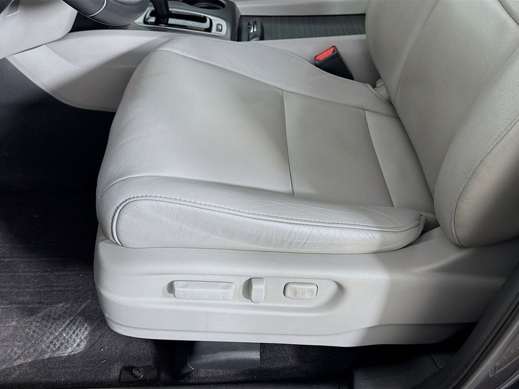 Thumbnail: 2017 Honda Pilot - 18