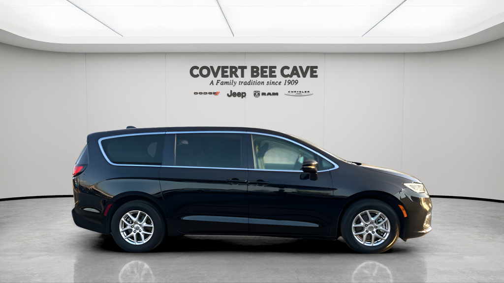 Used Car 2024 Chrysler Pacifica  Touring L For Sale Under $30,000 In Austin, Texas