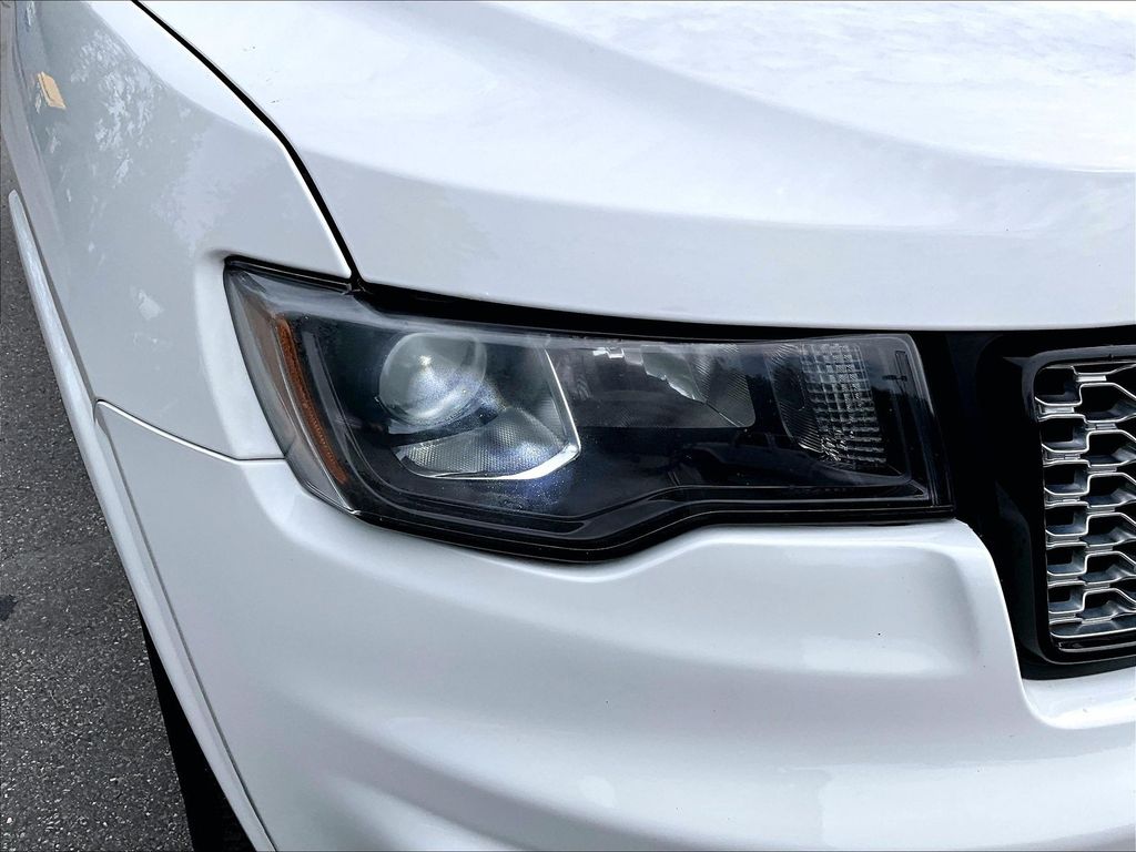 2019 Jeep Grand Cherokee — photo 32
