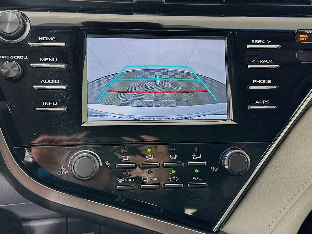 Thumbnail: 2018 Toyota Camry - 13