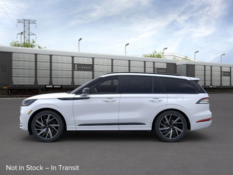 2025 Lincoln Aviator Black Label 3