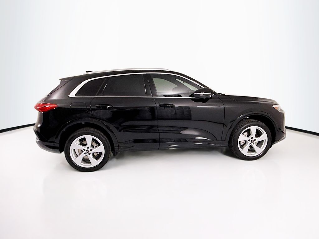 Thumbnail: 2026 Audi Q5 - 4