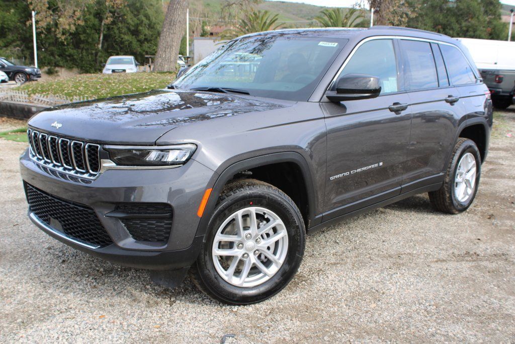 2025 Jeep Grand Cherokee Laredo RWD