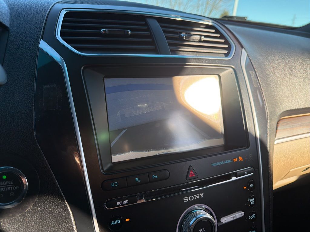 Thumbnail: 2016 Ford Explorer - 31