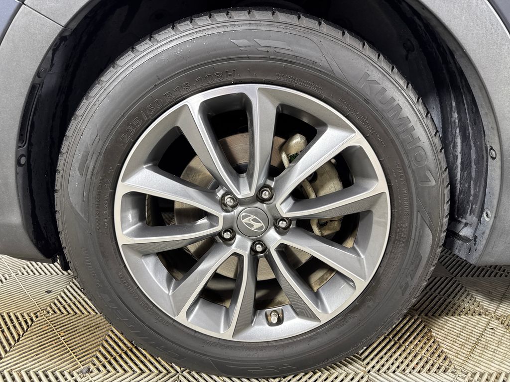 Used 2017 Blue Hyundai SE image 12