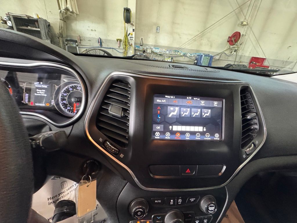 Used 2019 Jeep Cherokee SUV
