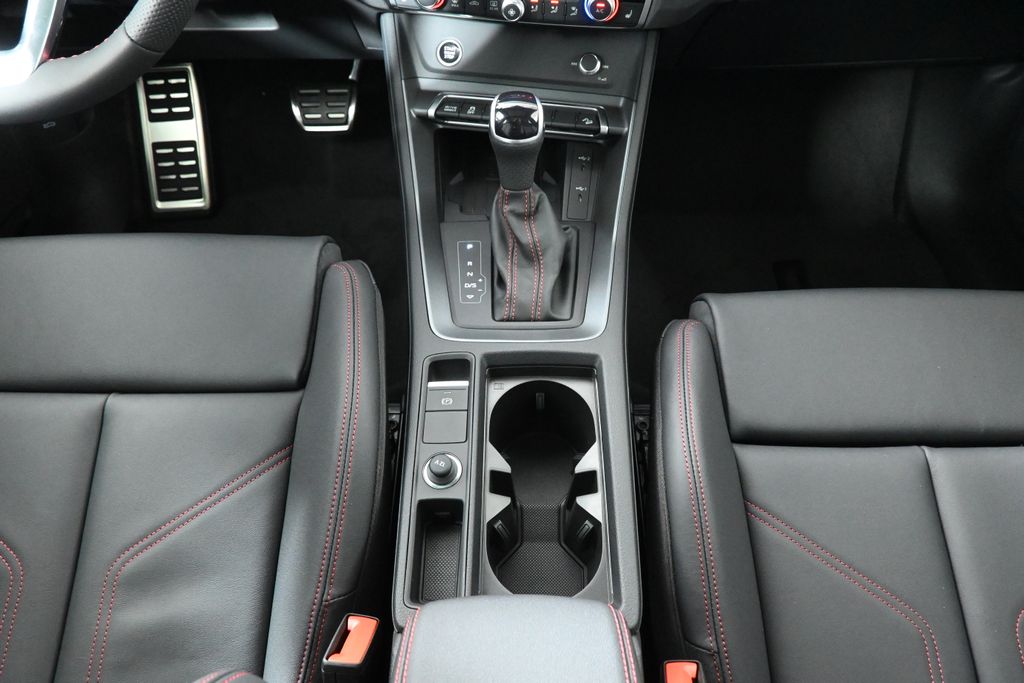 Thumbnail: 2025 Audi Q3 - 19