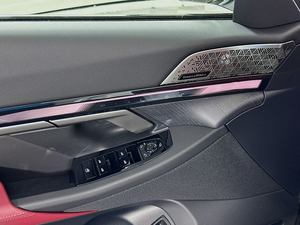 Thumbnail: 2026 BMW i5 - 20