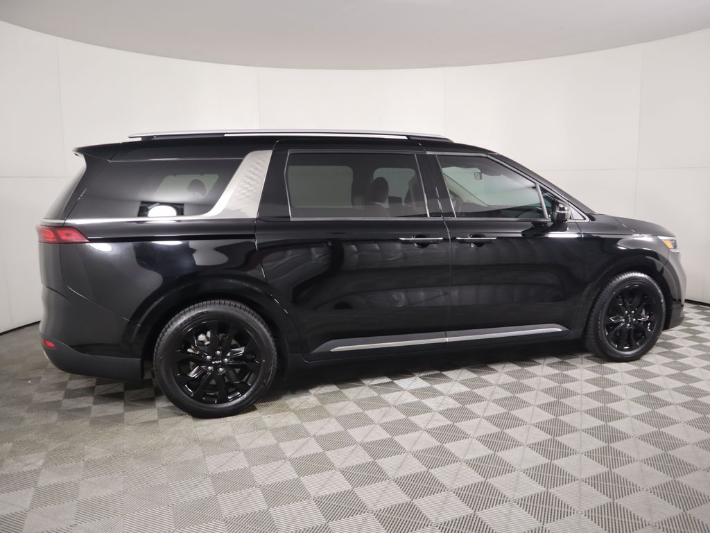 Thumbnail: 2024 Kia Carnival - 4