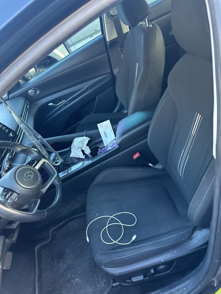Thumbnail: 2021 Hyundai Elantra - 3