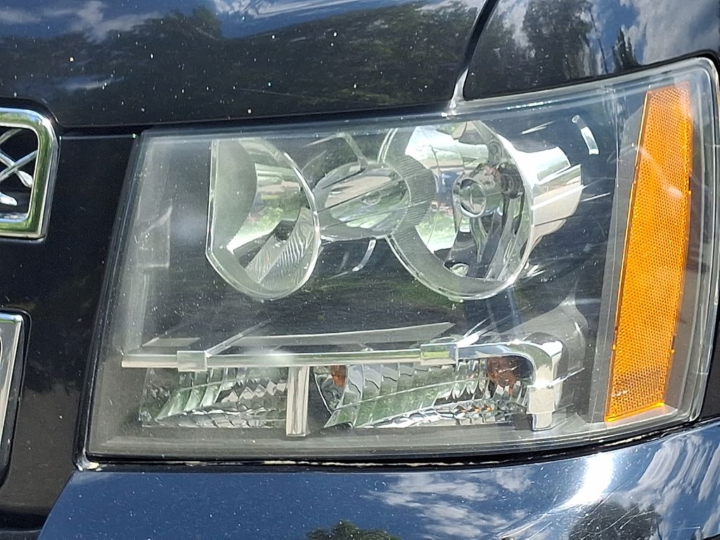Thumbnail: 2012 Chevrolet Suburban - 9