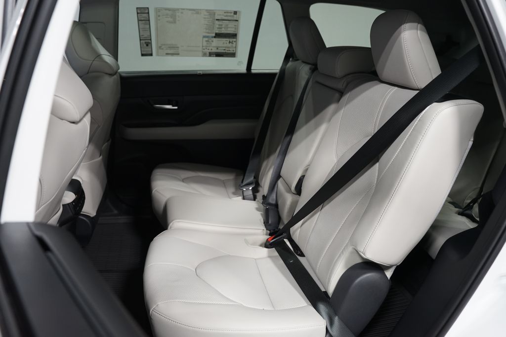 Thumbnail: 2026 Toyota Grand Highlander - 29