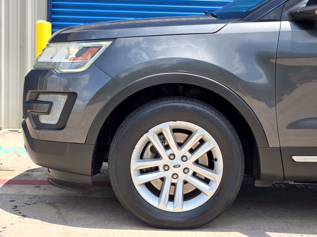 2016 Ford Explorer XLT - Photo 8