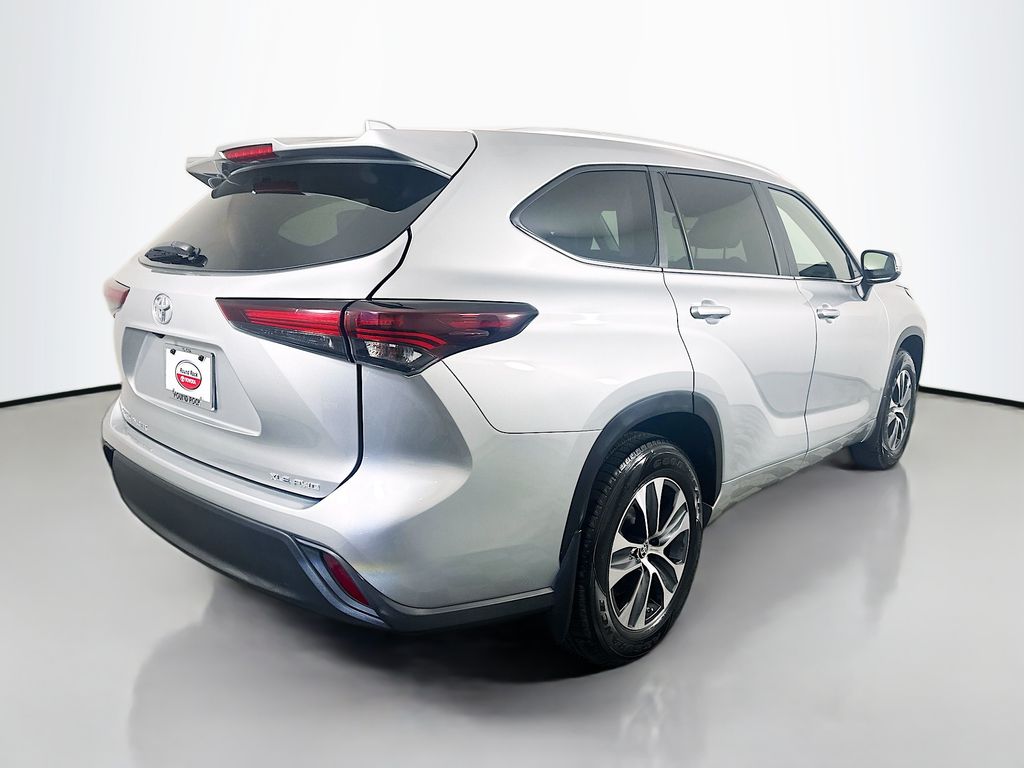 Thumbnail: 2024 Toyota Highlander - 5