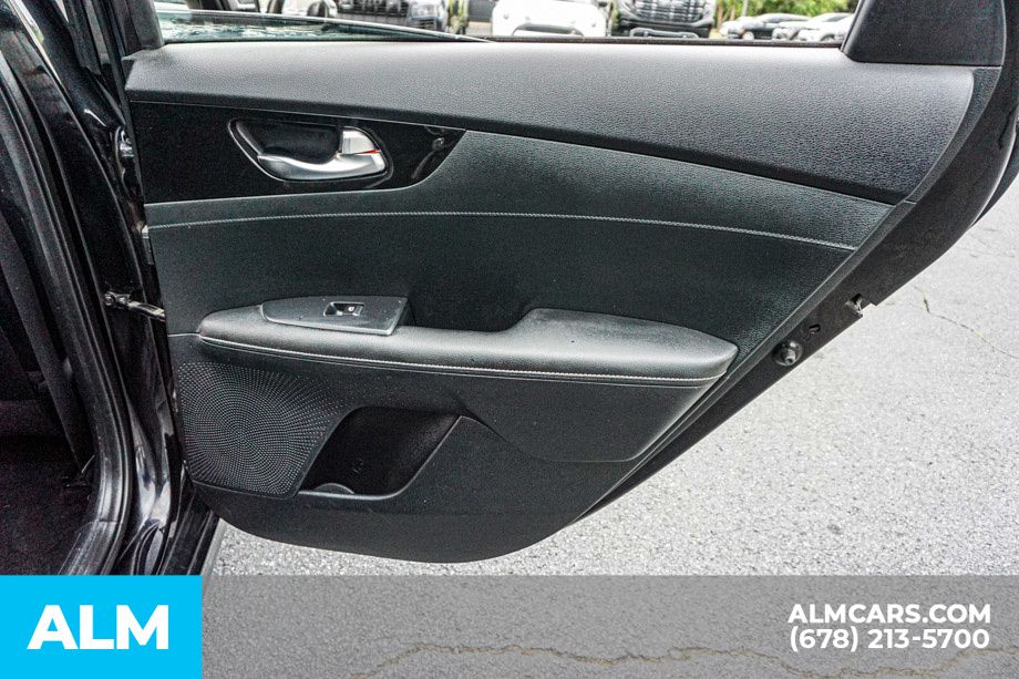 Used 2019 Black Kia EX image 54