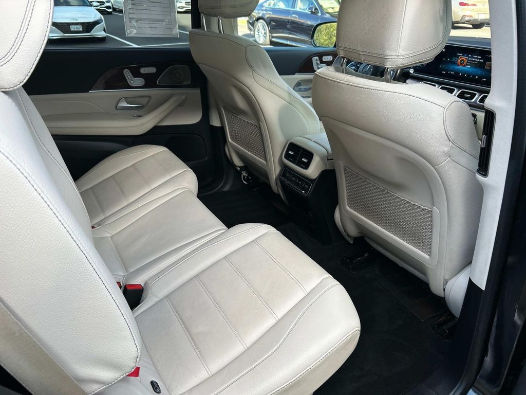 Thumbnail: 2022 Mercedes-Benz GLS - 25